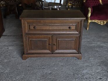 Stilske komode: Drvena komoda/TV ormarić u klasičnom stilu - Materijal: masivno drvo — 1