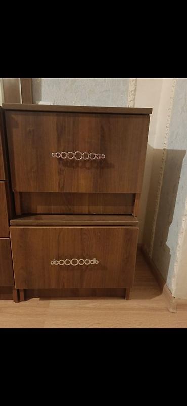 İki çekmecəli taxta tumbə - Material: ağac teksturasına malik