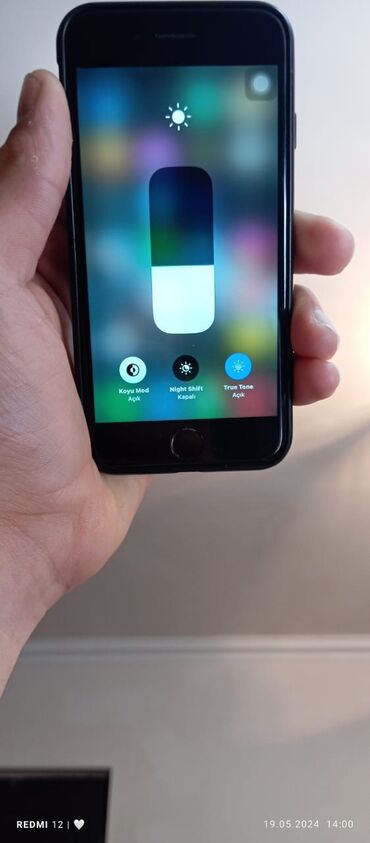 Apple iPhone: IPhone 8, 64 GB, Alpine Green, Barmaq izi, Simsiz şarj