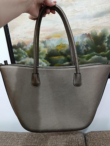 Elegantna ženska torba – tote modelnošena dva puta,bukvalno je kao