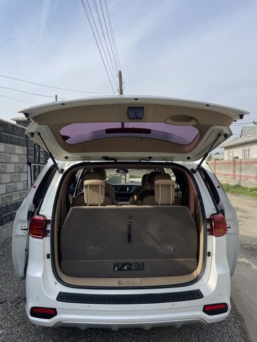 Kia: Kia Carnival: 2018 г., Минивэн — 9