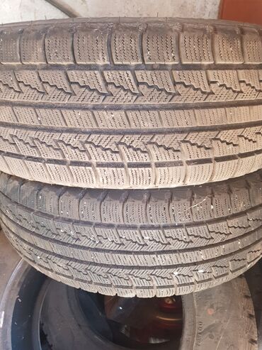 Транспорт: Шины 205 / 65 / R 15, Зима, Комплект, Легковые, Корея, Roadstone