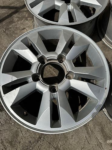 разбалтовка: Литые Диски R 17 Toyota, Комплект, отверстий - 5, Б/у — 4