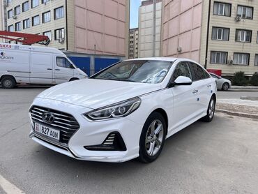 салон 124: Hyundai Sonata: 2017 г., 2 л, Автомат, Газ, Седан