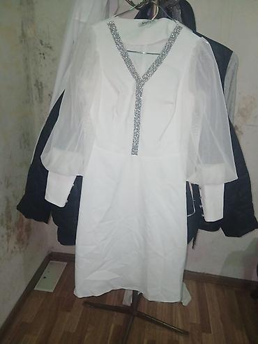 Ağ rəngli zərif qadın donu – Angel’s, ölçü 40. Xüsusiyyətlər: -