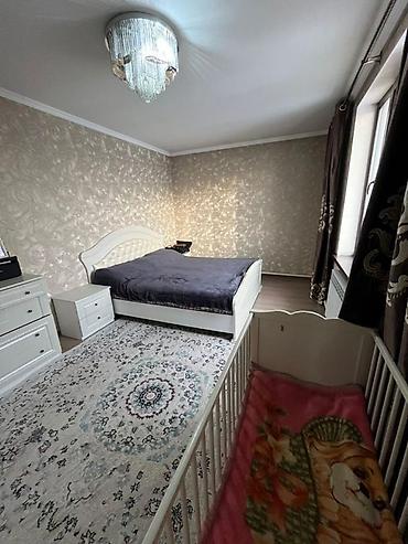 Продажа коттеджей и домов: Продаётся двухэтажный частный дом в центре поселка Манас(дом находится — 6