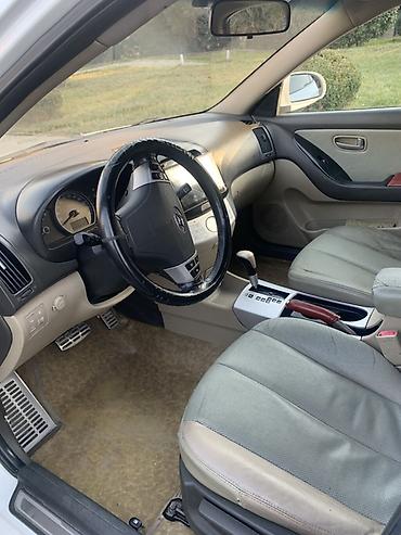 avante: Hyundai Elantra sedan – ağ rəng, 4 qapı, şəhər və tras üçün praktik — 9