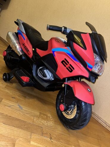 машины для детей: Uşaq üçün elektrikli motosiklet – sport dizaynlı, qırmızı rəng