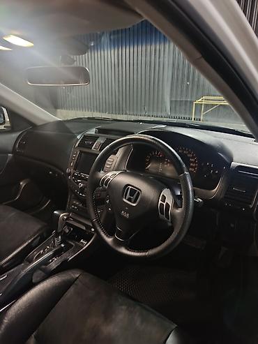 honda inside: Honda Accord: 2003 г., 2.4 л, Автомат, Бензин, Седан — 6