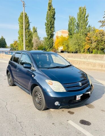 машина в ош: Toyota ist: 2003 г., 1.5 л, Автомат, Бензин, Хетчбек