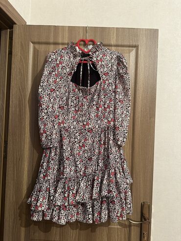 2 ci el donlar: Вечернее платье, M (EU 38)