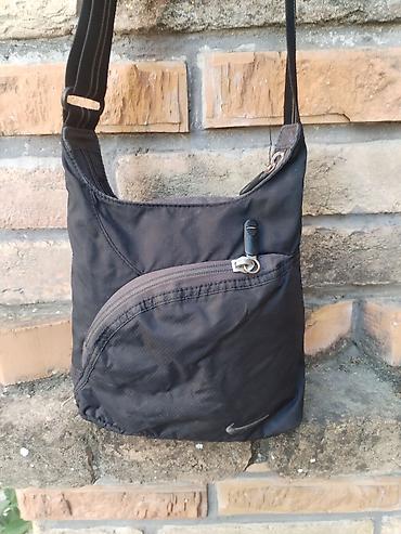 benx novi pazar trenerke cene: Nike preko-ramena torbica (crossbody) - Boja: crna, diskretan Nike — 4
