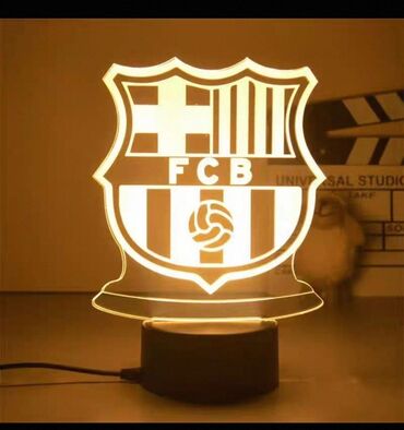 Stol lampaları: Futbol klublarının loqolu LED masa lampaları - Dizayn: şəffaf akril — 2