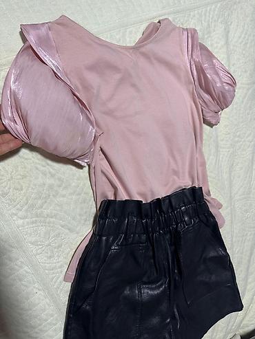 Dəstlər, kostyumlar: Coxsu amerikadan alinib . Hamsi cox yaxwi veziyyetdedir. Her biri 1. 2 — 2