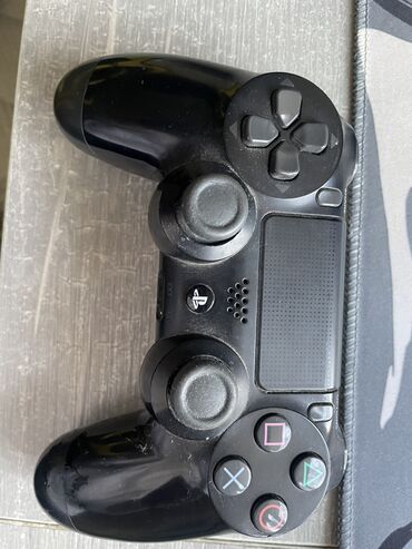 поко ф: Dualshock 4