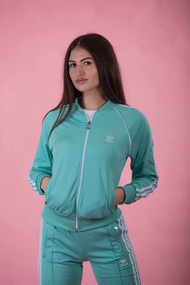 Gornji i donji deo: 3200 — 17