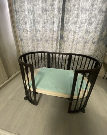 детская кроватка happy dino: Детская кроватка 
Оригинал 
В очень хорошем состоянии