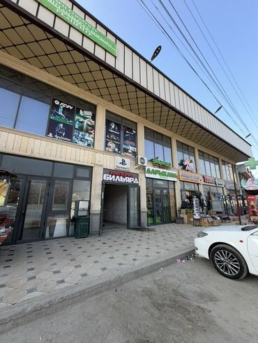 продажа дом с бизнесом: Бильярдный клуб «Империя Бильярда» - Просторный зал с