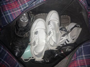 спортивная одежда: Обуви Бут кийимдер 100сомдон,15-20 штук бар