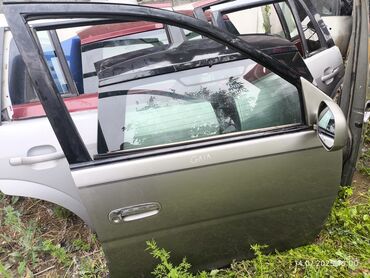 стеклянные двери в парилку: Дверь Передняя правая Toyota, Б/у, Оригинал
