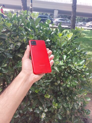 samsug a70: Samsung Galaxy A12, 128 GB, rəng - Qırmızı, Düyməli, Barmaq izi, Face ID