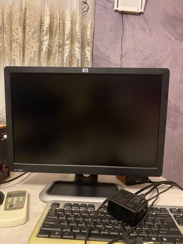 core 2 duo: Core i5, 4ram, videokart 2 gb, windovs10 qeshey ishledir tam ishley