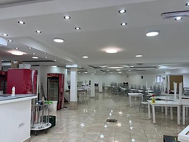 za kucu: Izdajem lokal 315m2. Koriscen je samo u privatne svrhe. Trenutno je — 1