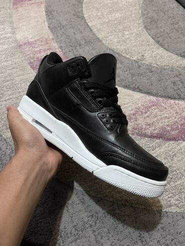 Кроссовки и спортивная обувь: Кроссовки Nike Air Jordan 3, классическая версия в черно-белой