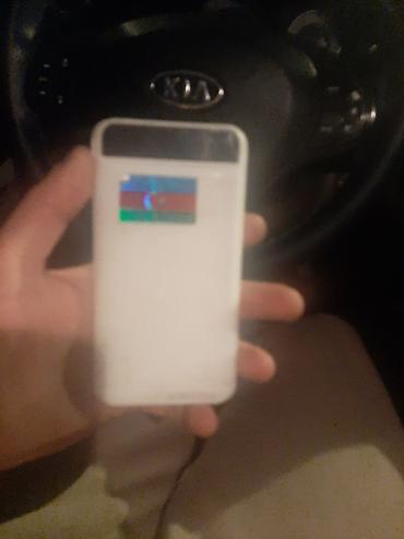 akumlyator dolduran aparat: Borofone daşınan enerji bankı (powerbank) - Rəng: ağ - LED rəqəmsal — 2