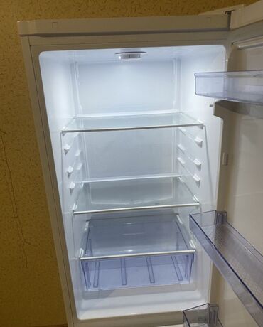 холодильник сатылат: Муздаткыч Beko, Колдонулган, Эки камералуу, Less frost, 54 * 158 * 60