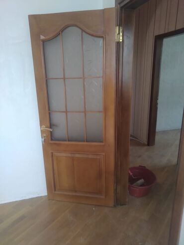 Bunker qapıları: Taxta otaq qapıları dəsti hər şeyi üstündə bar 6 ədəddir ümumi 720AZN