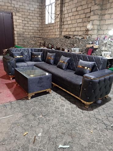 Divanlar: Müxtəlif rənglərdə təqdim olunan bu üç nəfərlik parça divan, müasir — 7