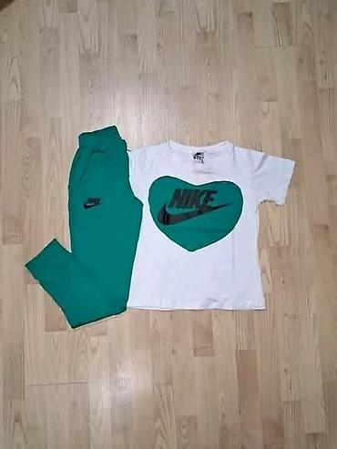 walkmax patike: Komplet NIKE majica i donji deo trenerke. -Bela majica kratkih rukava — 4