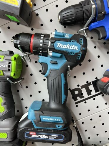 Болгарки: Аккумуляторный шуруповерт Makita с бесщеточным двигателем. Инструмент