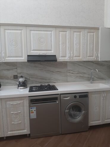 Uzunmüddətli kirayə mənzillər: 28 May metrosundan 700-800şərq bazarından 100 metr məsafədə 177 — 17