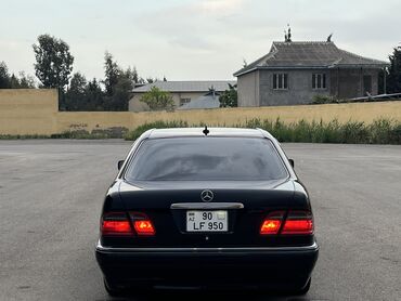 Mercedes-Benz: Mercedes-Benz E 240: 2.4 l | 1998 il Sedan