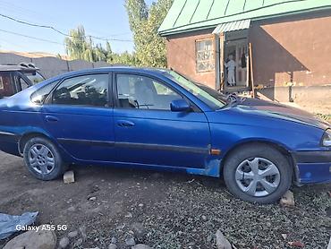 обшивки на бмв: Toyota Avensis: 1998 г., 1.8 л, Механика, Бензин, Лифтбек — 2