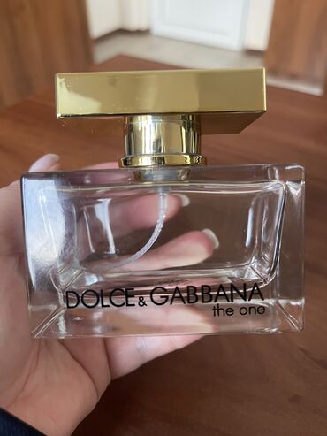 продаю в связи с переездом: Пустой флакон от дольче и габана духов