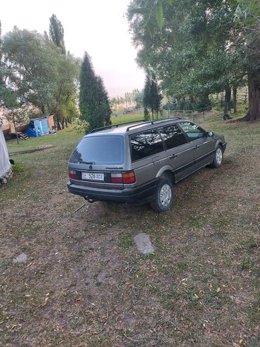 машина на обмен с доплатой: Автомобиль Volkswagen Passat Variant B3 в кузове универсал, окрашенный