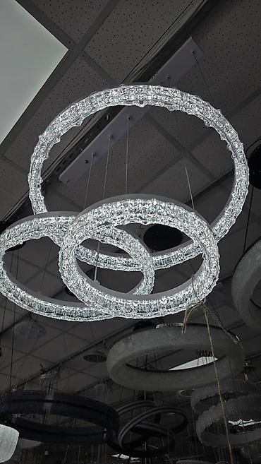Подвесной LED-светильник с тремя перекрещивающимися кольцами -