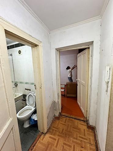 35000: Пр. Чынгыз Айтматова Сдается 2х ком квартира Этаж: 2 из 3 Старый — 2