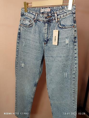 Джинсы: Женские джинсы из плотного денима, несколько вариантов кроя и — 12