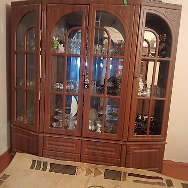 Bufetlər: Qonaq otağı üçün vitrin-dolab - Material: ağac fakturalı laminat/MDf — 2