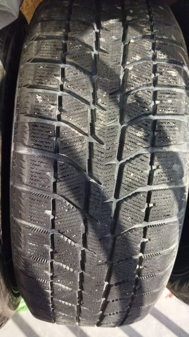 Шины: Шины 235 / 60 / R 17, Зима, Б/у, Комплект, Легковые, Япония, Bridgestone