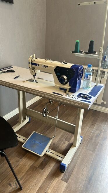 Ütülər və buxarlayıcılar: Jaki markasına məxsus sənaye tikiş maşını. Bu model yüksək səmərəlilik
