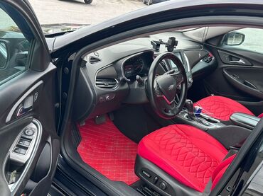 Chevrolet: Chevrolet Malibu: 1.5 l | 2017 il 180 km Sedan — 2