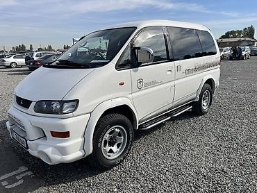 Mitsubishi Delica: 2003 г., 3 л, Автомат, Бензин, Минивэн at lalafo.kg Mitsubishi Delica: 2003 г., 3 л, Автомат, Бензин, Минивэн