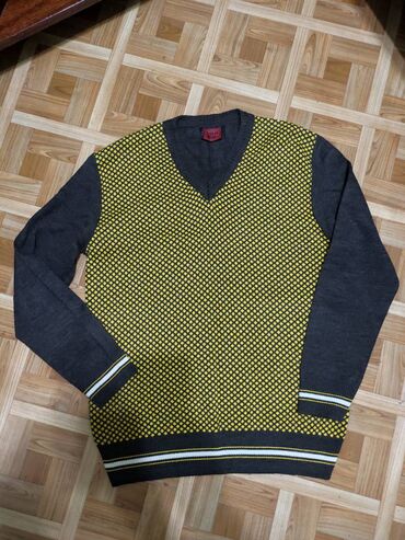 Толстовки: Кофты, свитера, водолазки, толстовки на рост 170, вес 60 Новые и б/у — 18