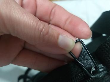 Sportske torbe i rančevi: Adidas uniseks torbica preko ramena – klasičan crni model sa belim — 10