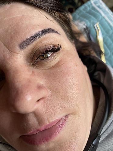 Ресницы: Ресницы, 2D, 3D, 4D, С выездом на дом, Гипоаллергенные материалы, Консультация at lalafo.kg — 10 Ресницы: Ресницы, 2D, 3D, 4D, С выездом на дом, Гипоаллергенные материалы, Консультация — 10